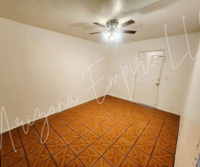 Photo - 337 N 93rd St Unidad 2
