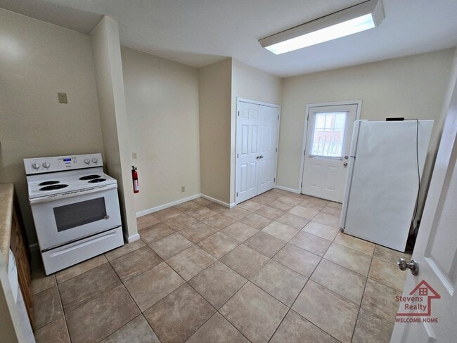 Photo - 1090 N Washington Ave