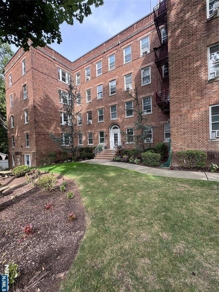 Photo - 250 Broad Ave Unit GRD