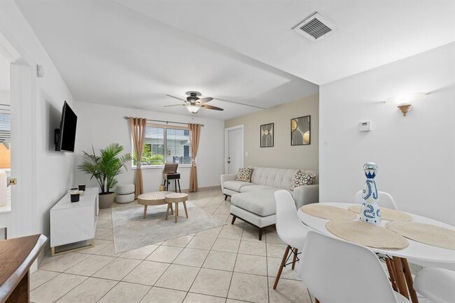 Photo - 1000 SE 15th St Unit 103