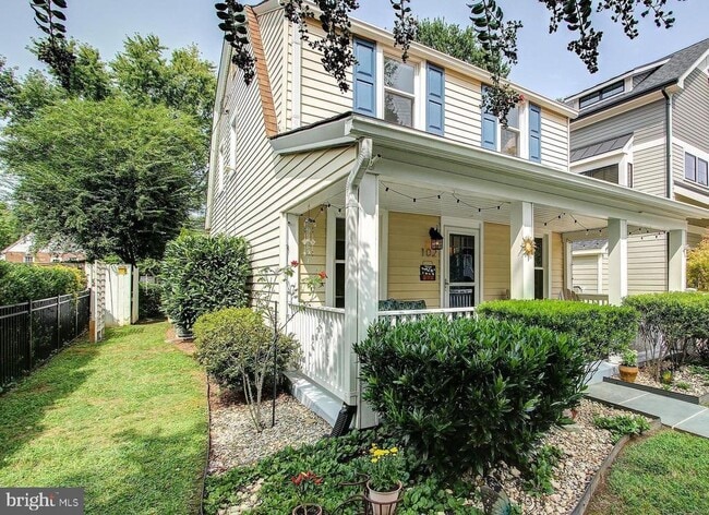 Building Photo - 102 E Linden St