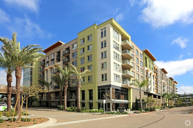 Building Photo - Vive on The Park