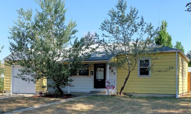 1 level with 2 bedrooms & garage - 1 level with 2 bedrooms & garage House
