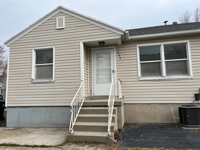 Photo - 332 E Utopia Ave