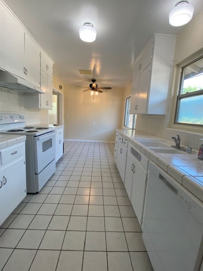 Building Photo - E Princeton Ave Unit #3050 Rental