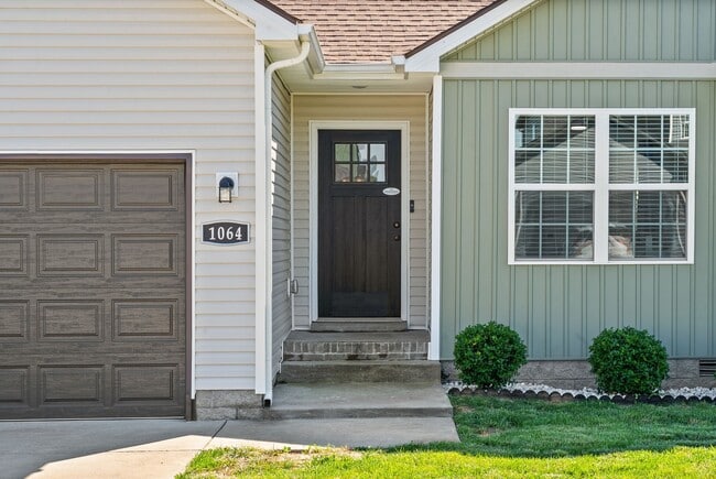 Photo - 1064 Charles Thomas Dr
