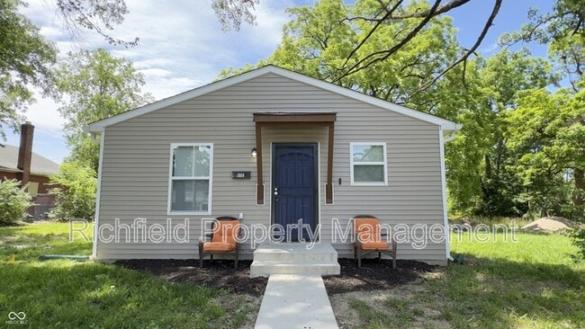 Photo - 2850 N Chester Ave