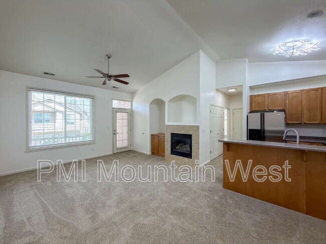 Photo - 443 Kent Dr