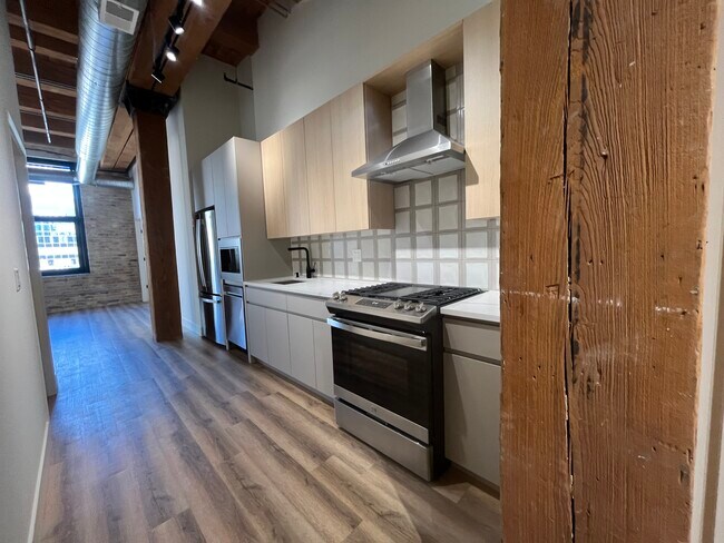 Building Photo - 151 W Ohio St Unit 304 Rental