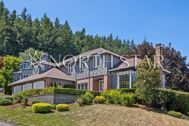 Building Photo - Elegant Corner-Lot Living Near Lakeridge High School