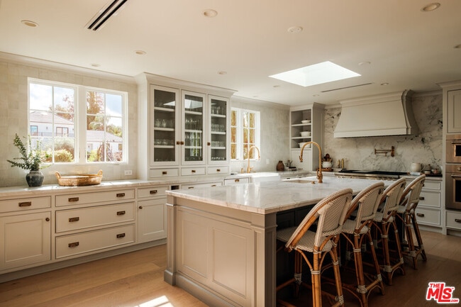 Photo - 18875 Pasadero Dr