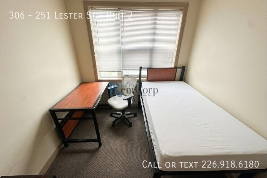 Photo - 251-251 Lester St Unit 2