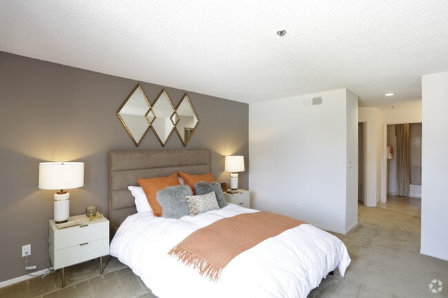 2 BR, 2 BA - The Newport