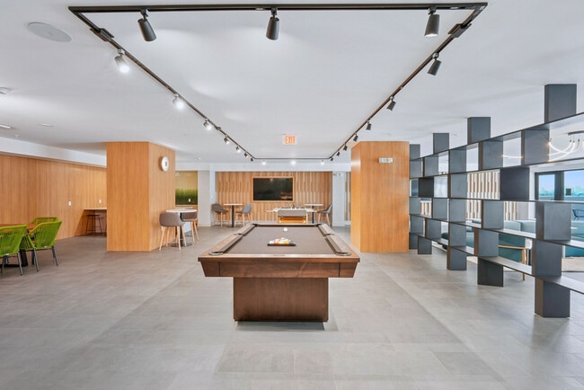 Resident Club Room - Metro Parc