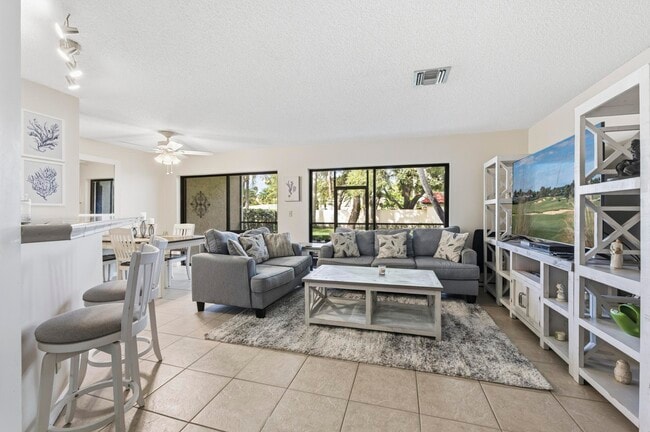 Photo - 15 Lexington Ln E Unit B