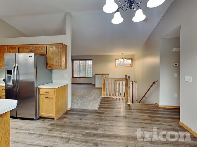 Photo - 1500 Powell St N