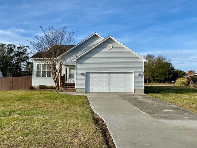 Building Photo - Lovely Oyster Lane Rental