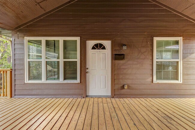 Photo - 7118 Karen St