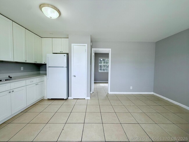 4308 Greenwood Ave