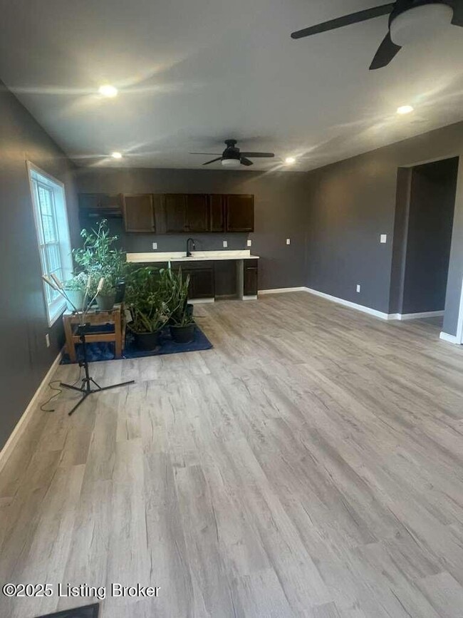 Photo - 114 Belden Trl