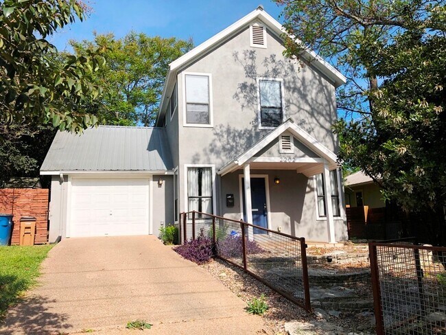 Building Photo - This Home is located in the sought after 78704 zip code in Austin!