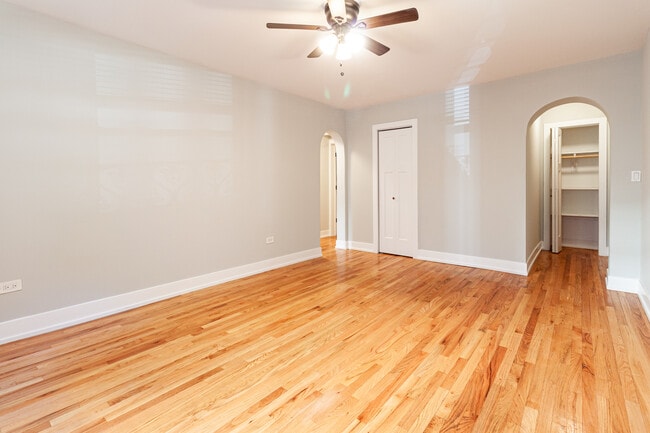 Photo - 435 W Roscoe St Unit 3A