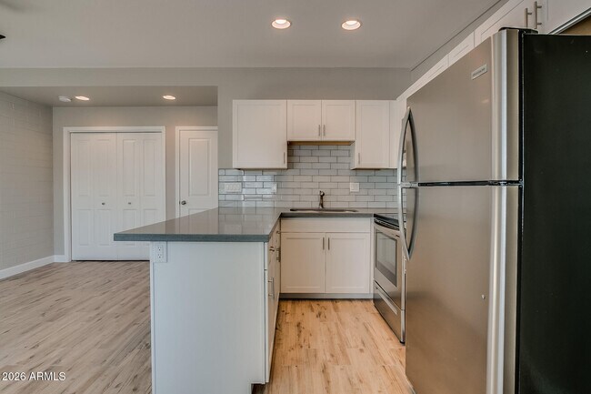 Photo - 1008 S Mariana St Unit Apt 3