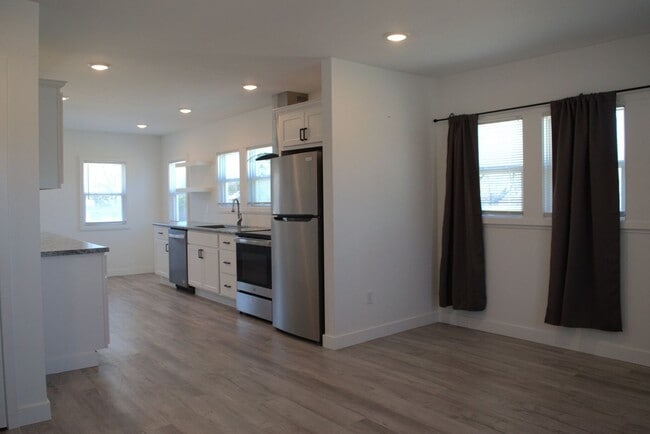 Photo - Cool 2 Bed House In Central COMO!
