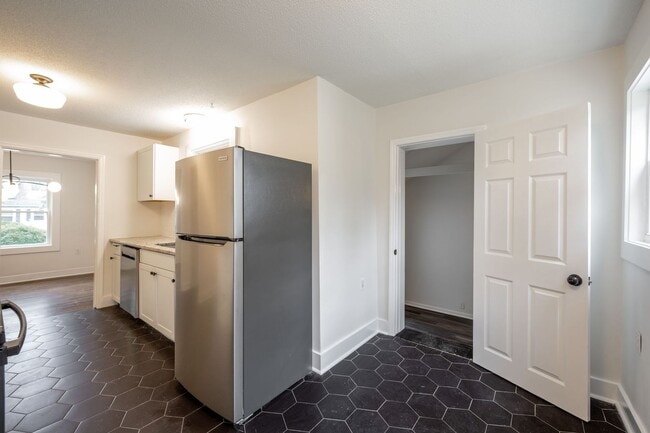 Photo - 165 Hunt Ave