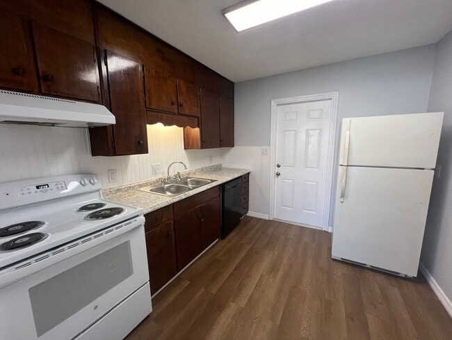 Photo - Pensacola - 2 Bedroom, 1 Bathroom - lawn care included
