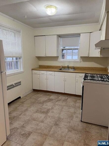 Photo - 221 Everett Pl