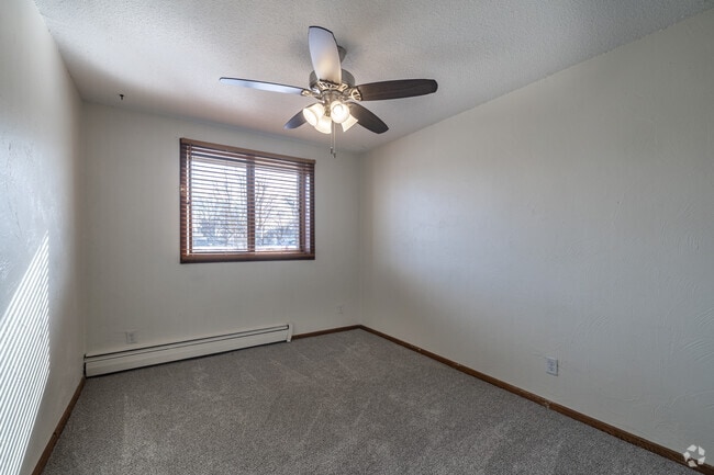 2BR, 1BA - 700SF - Second Bedroom