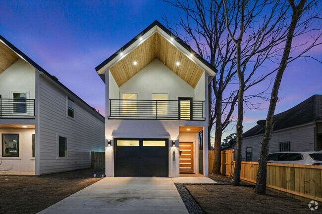 Building Photo - Modern 3BR House in Dallas