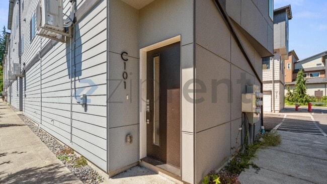 Building Photo - Unit C101