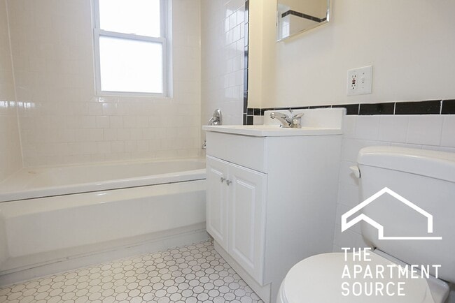 Photo - 4810 N Paulina St Unit 2E