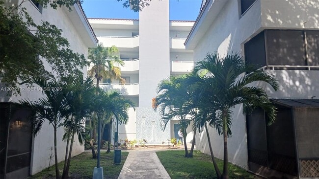 Building Photo - 8335 SW 152nd Ave Unit B-310