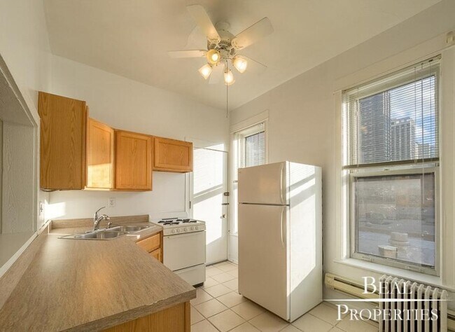 Photo - 2 bedroom in CHICAGO IL 60610 Unit B1
