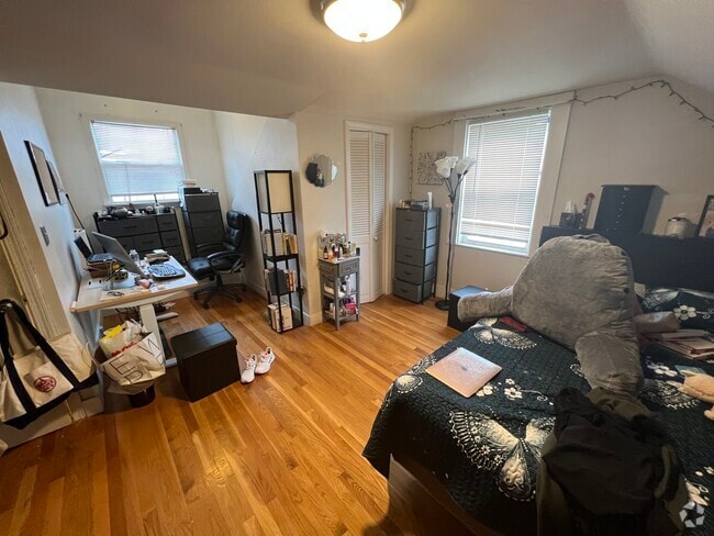 Building Photo - 639 Somerville Ave Unit 2 Rental