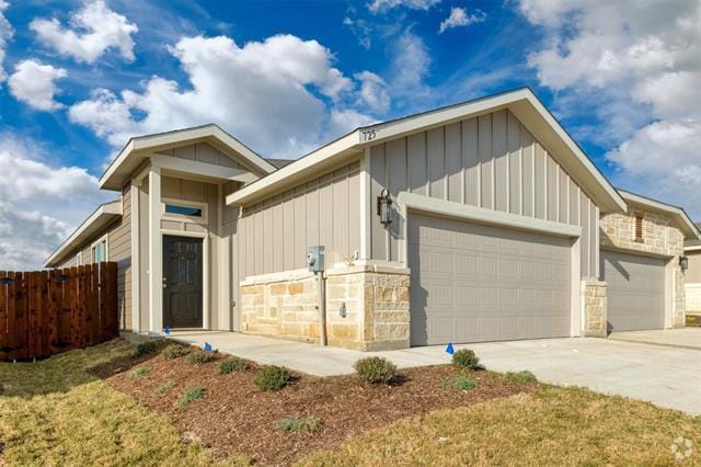 Building Photo - 725 Fallow Dr Rental