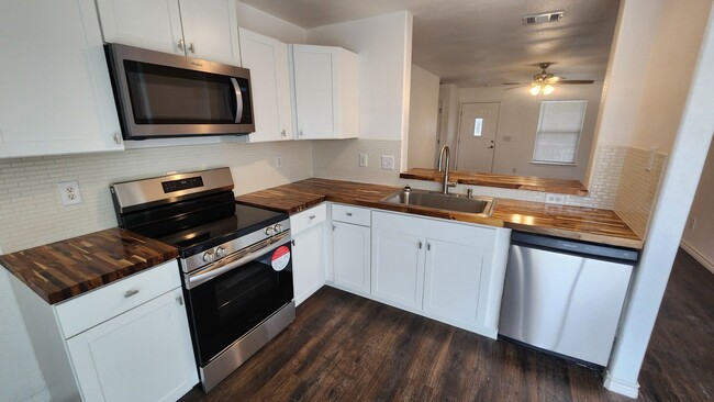 Photo - Charming 3bd, 2 ba Home for Rent in Arroya Vista Subdivision