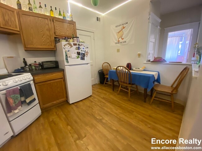 Photo - 1595 Beacon St Unit 11