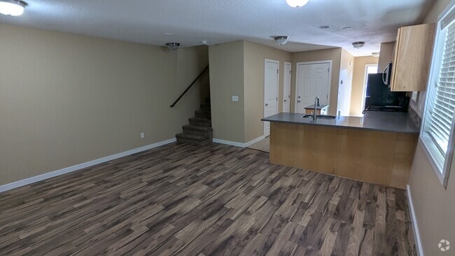 Building Photo - 10447 NE 5th Cir Rental