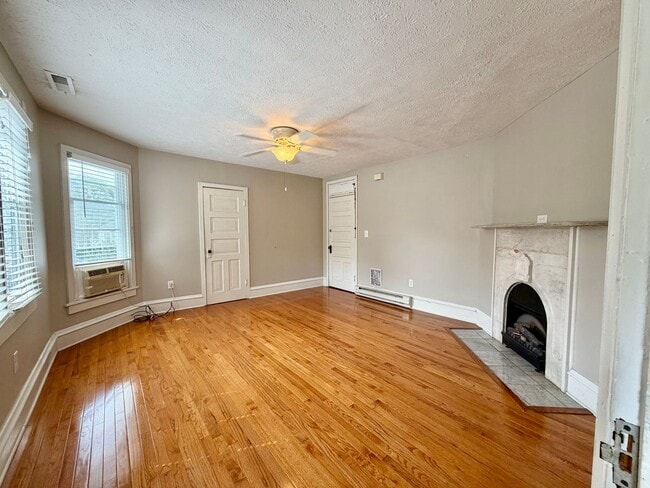 Photo - 316 E Locust St Unit 4
