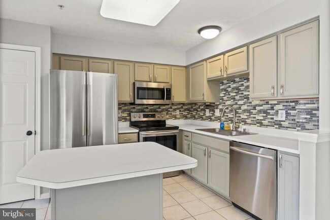 Photo - 5030 Finsbury Rd