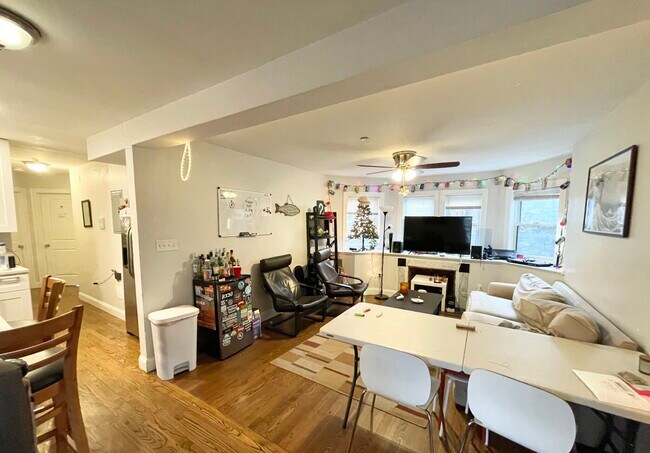 Photo - 800 Parker St Unit 1