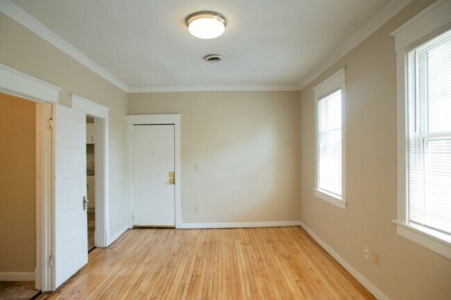 Photo - 829 E Clarke St Unit 2R