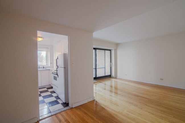 Building Photo - 3435 Rue Drummond Unit 72