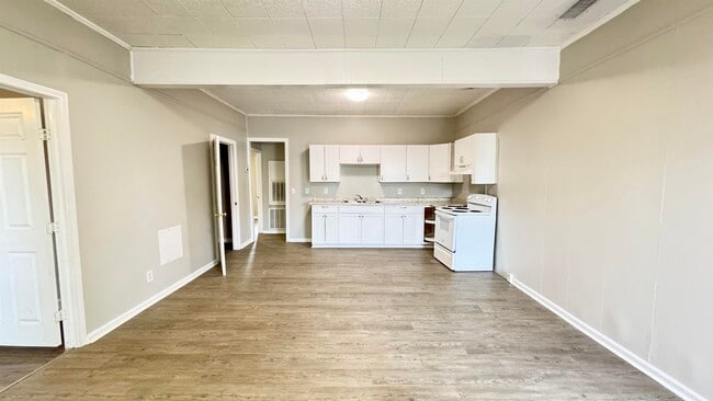 Photo - 500 Willow Ave