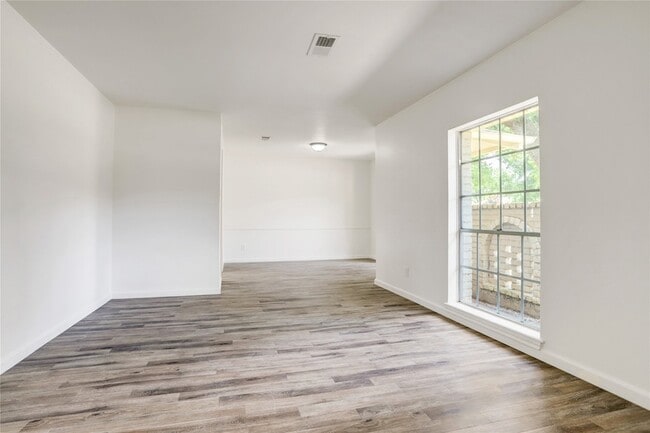 Photo - 14035 Myrtlea Dr