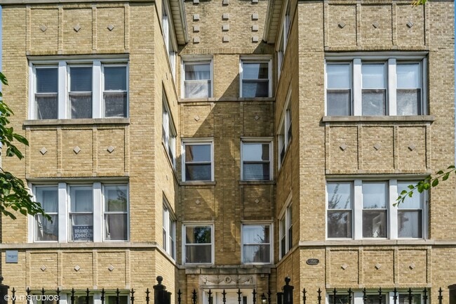 Building Photo - 3510 W Palmer St Unit 3E Rental
